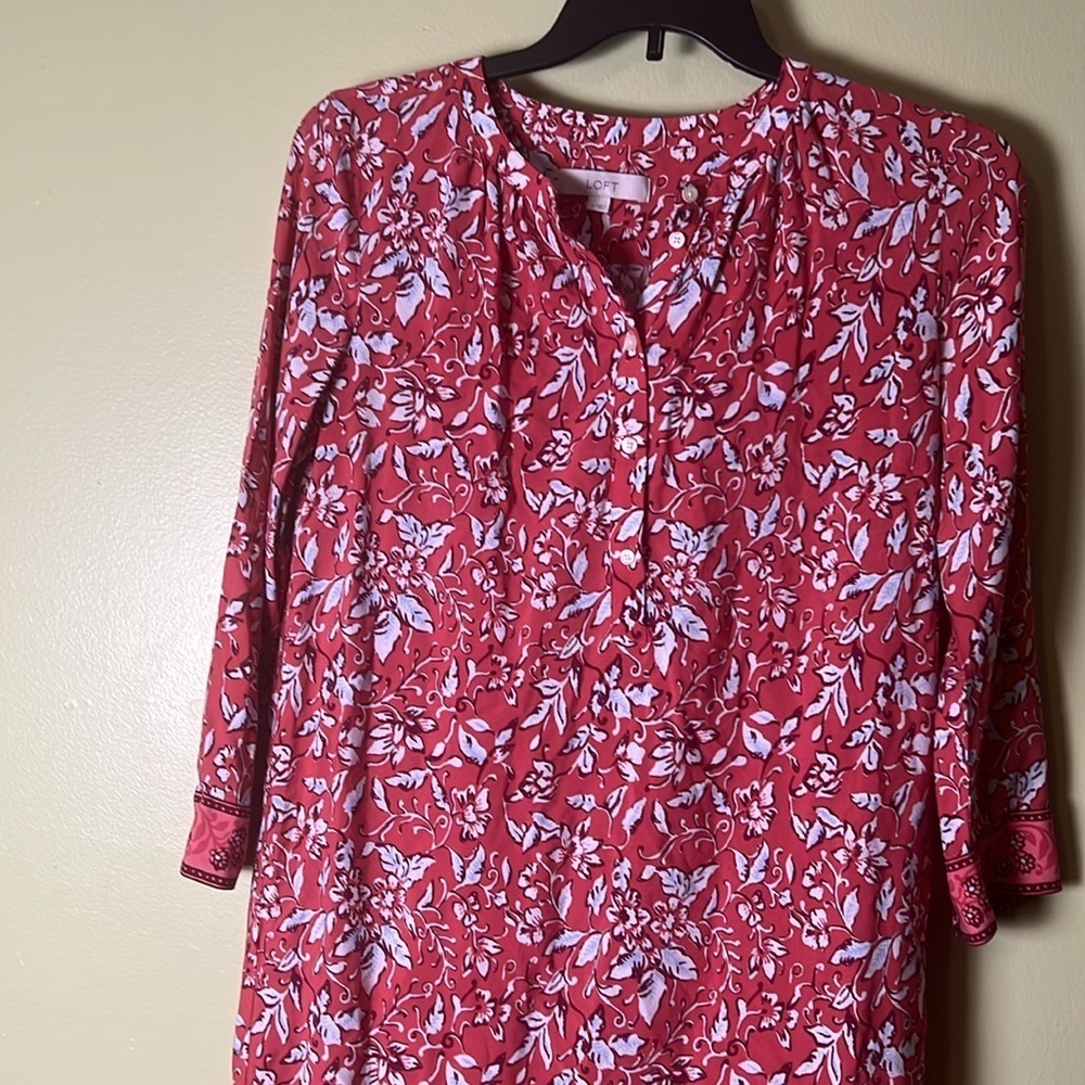 LOFT Red and White Tunic with Mandarin Collar,
Boho, mob wife, feminine. - Picture 2 of 6